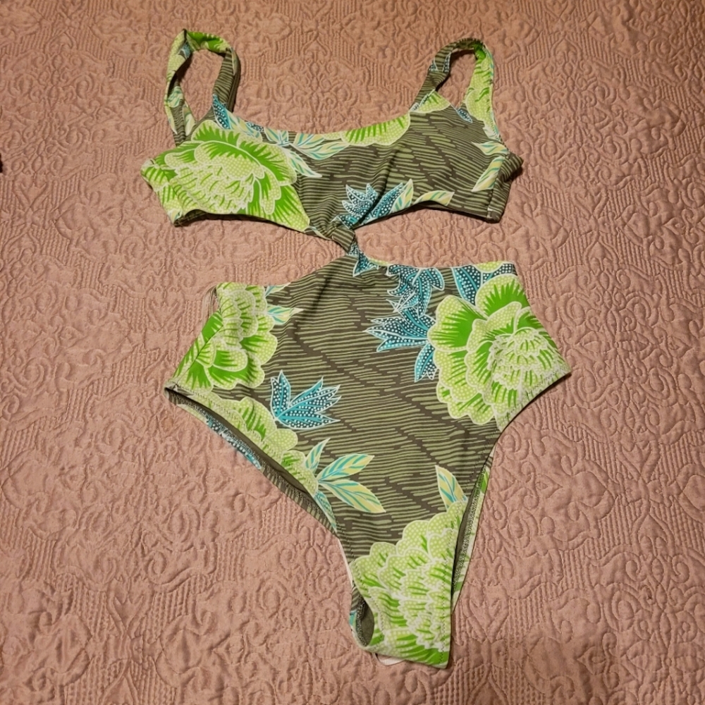 Med. Swimsuit